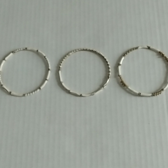 Set of Three Dainty White & Gold tone Bracelets - Picture 3 of 11